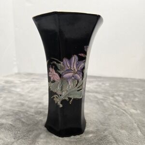 Toyo Macau Black Porcelain Hexagonal Floral Vase Purple Lily Gold Trim K315